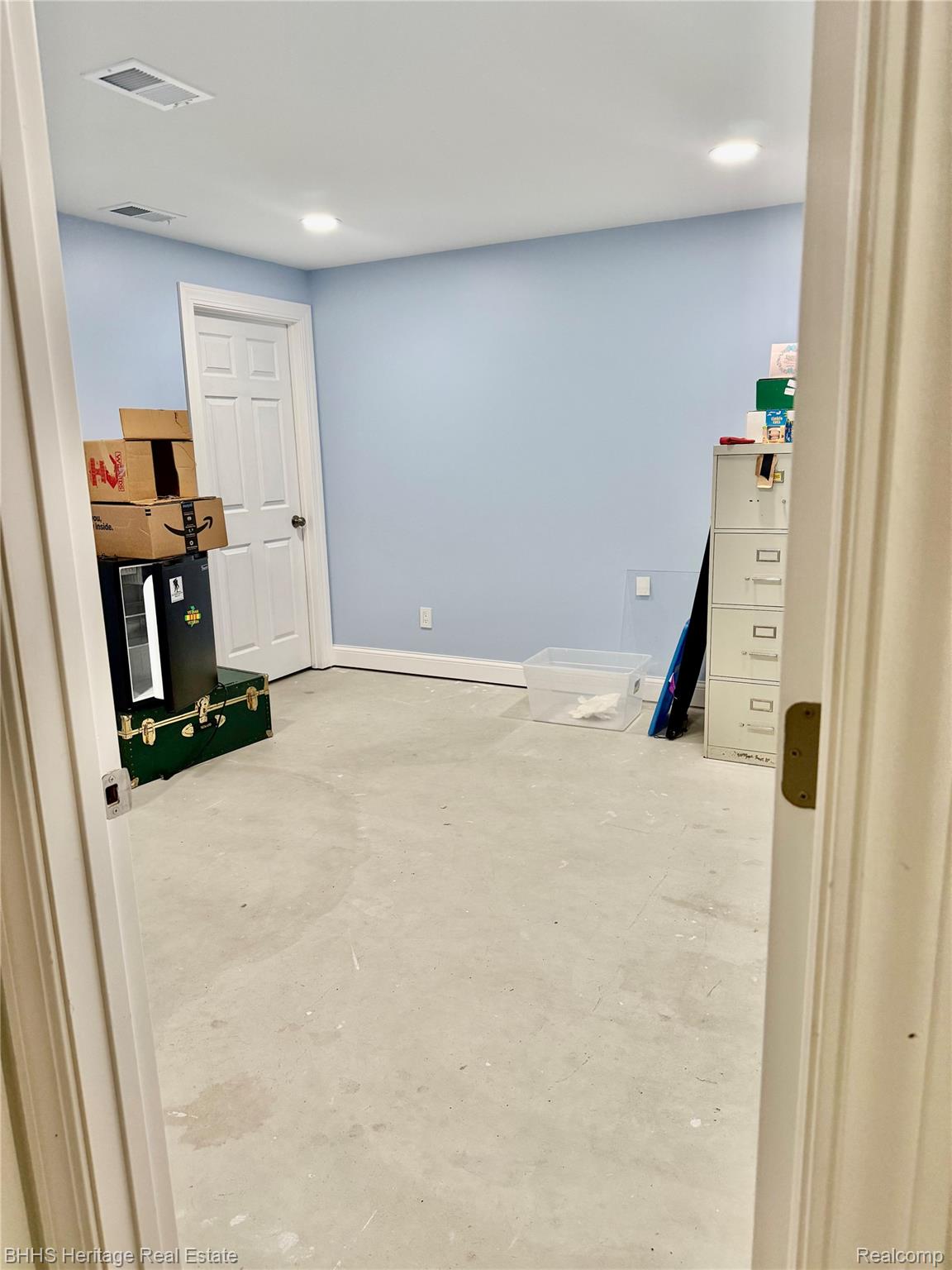 Fowlerville Village, Michigan 48836, United States, 3 Bedrooms Bedrooms, ,3 BathroomsBathrooms,Residential,Pending,189237