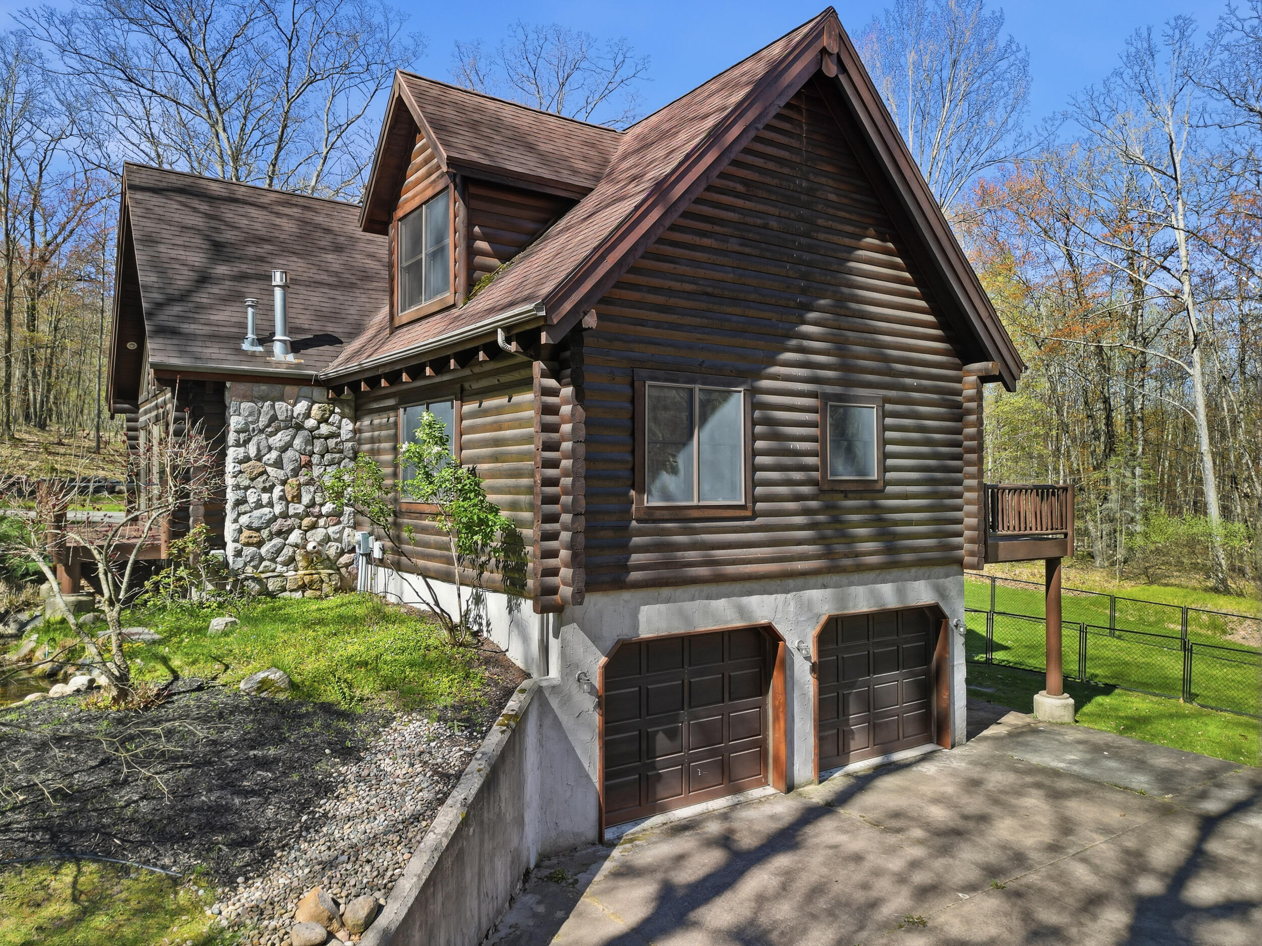 10301 Mountain View Trail
