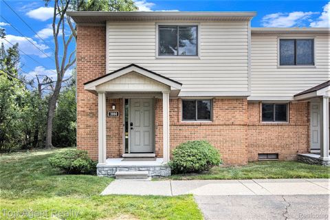 3990 Old Creek Road Troy City MI 48084