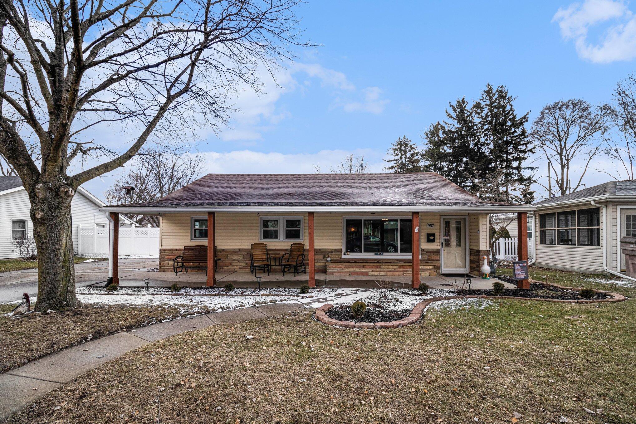 957 Woodville Avenue