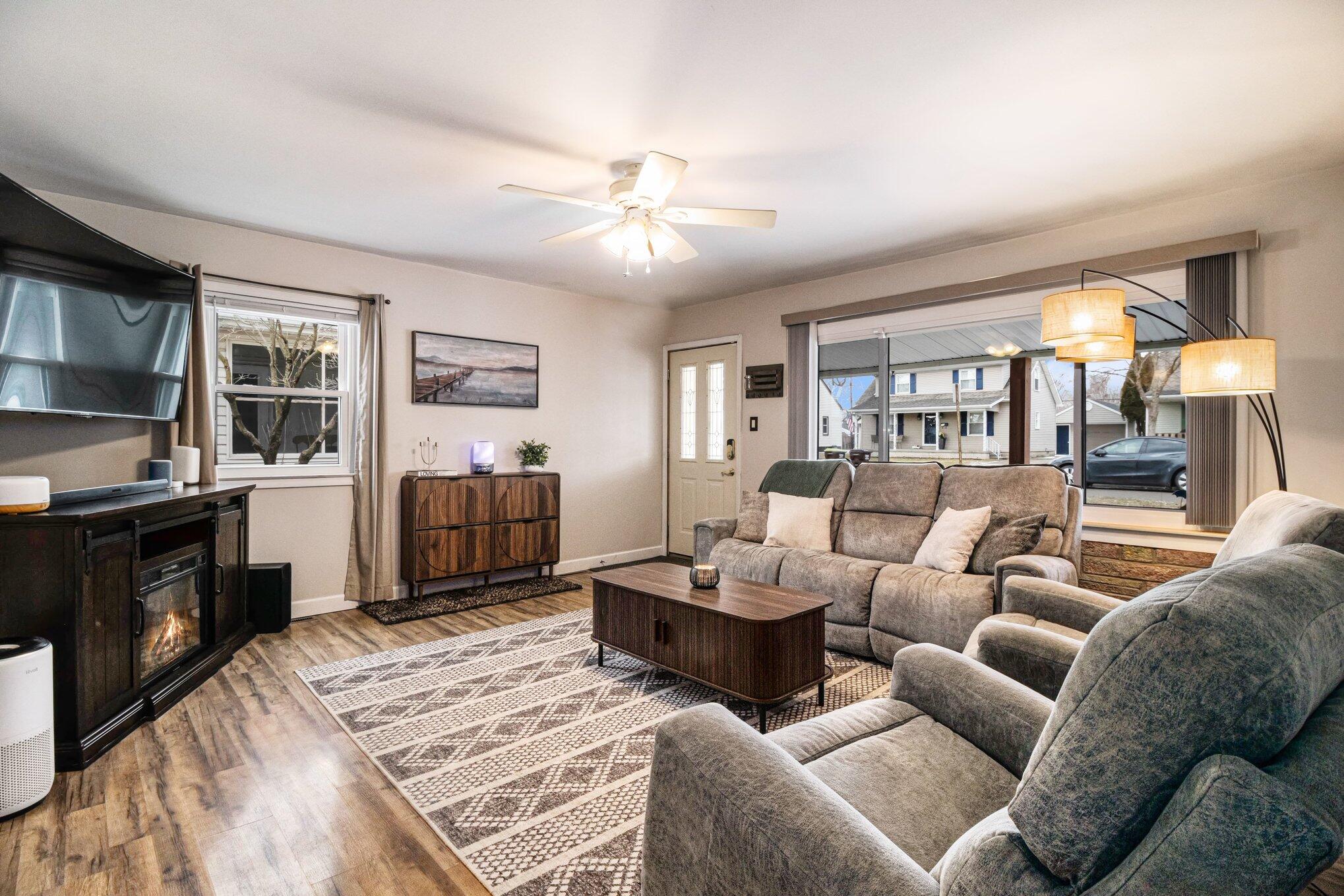 957 Woodville Avenue