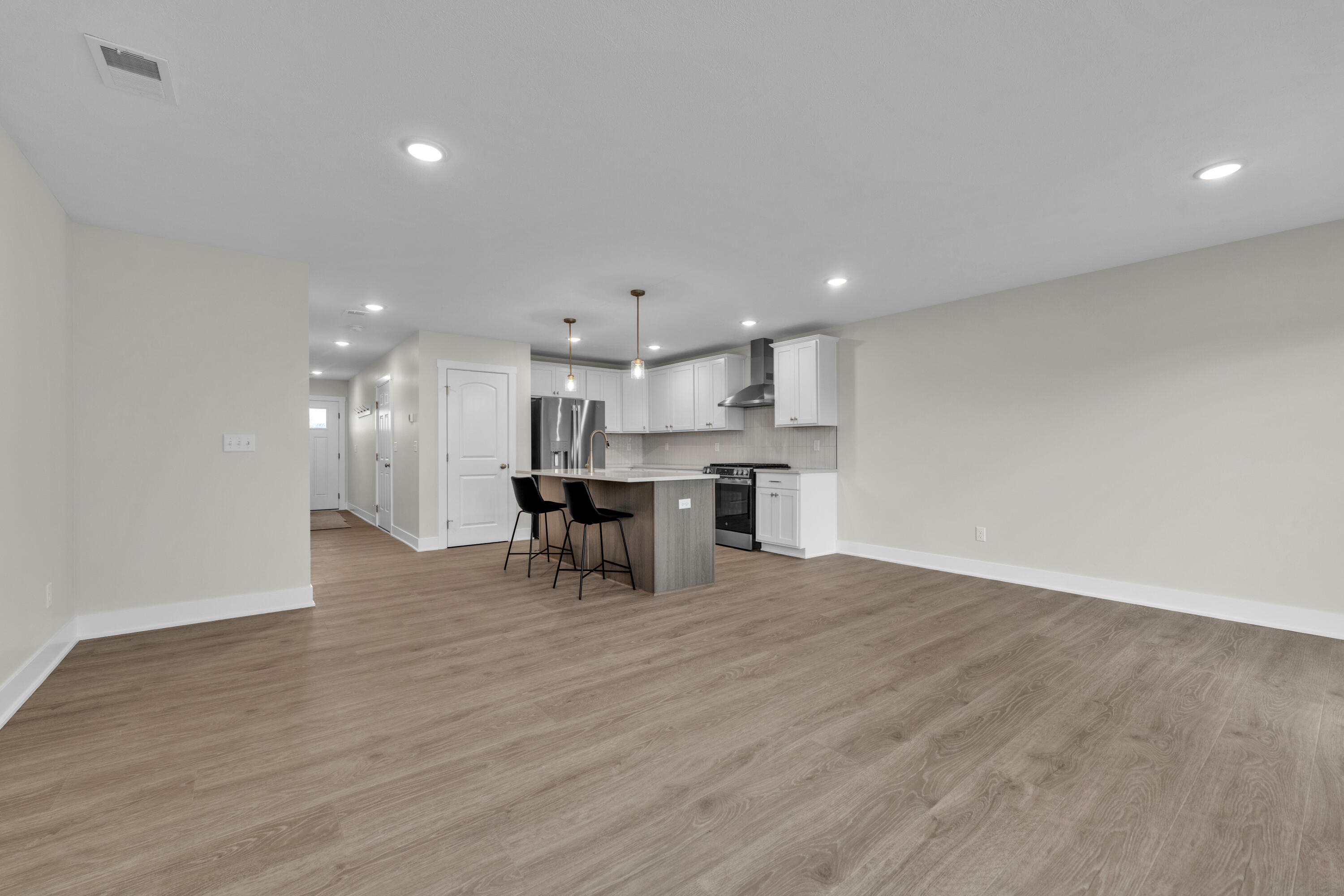 226 Elkenburg Street 9