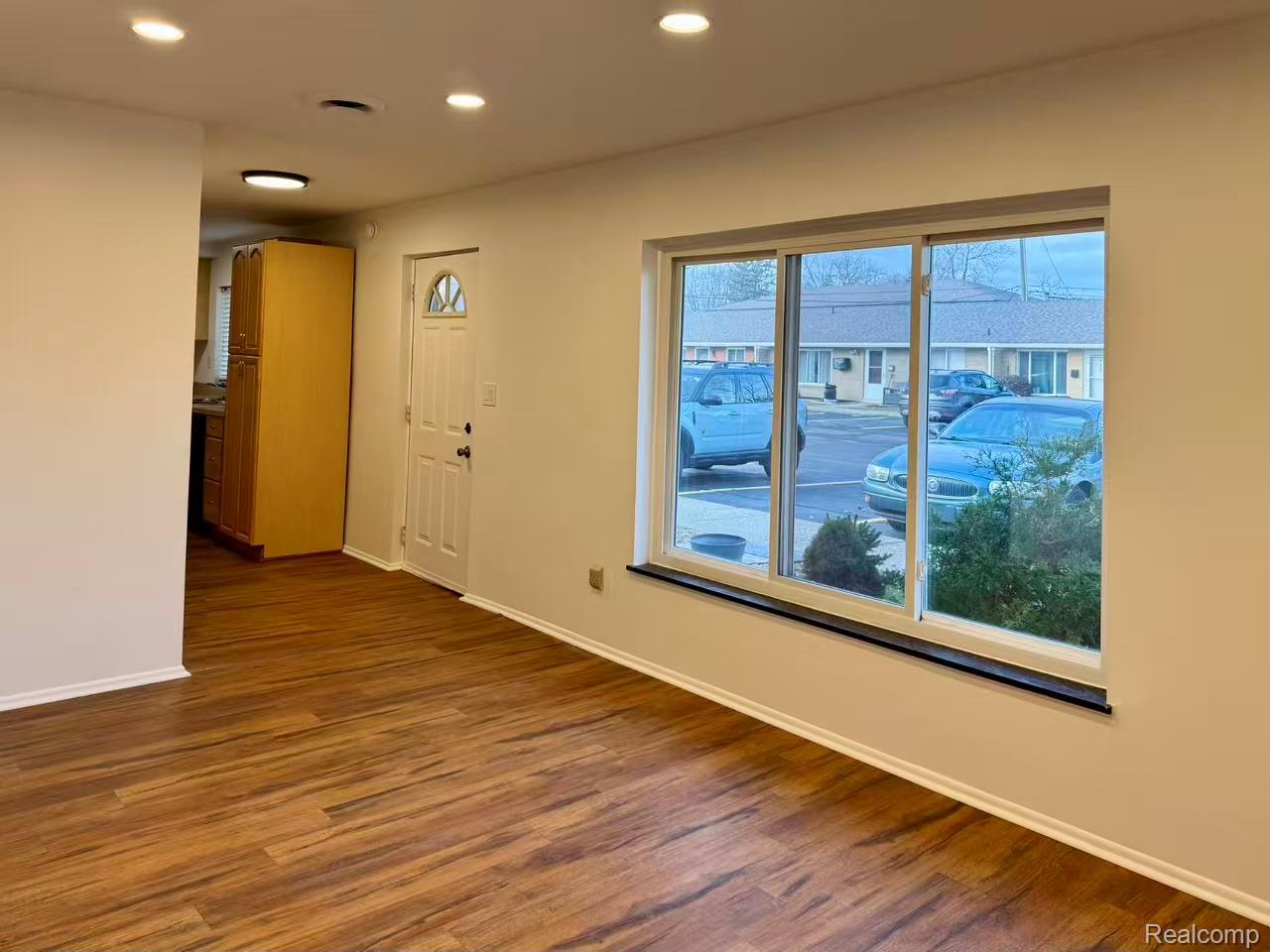 308 N Rochester Road 16