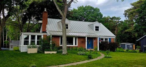 Photo of 4579 Lakeshore Road, Fort Gratiot Charter Township, MI 48059 (MLS # 58050211960)