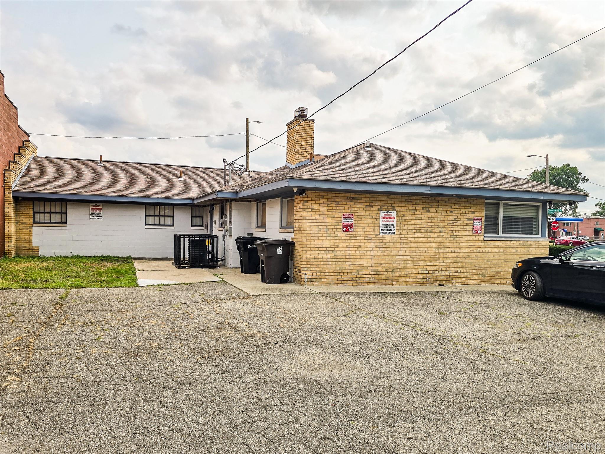 10730 W 7 Mile Road 101