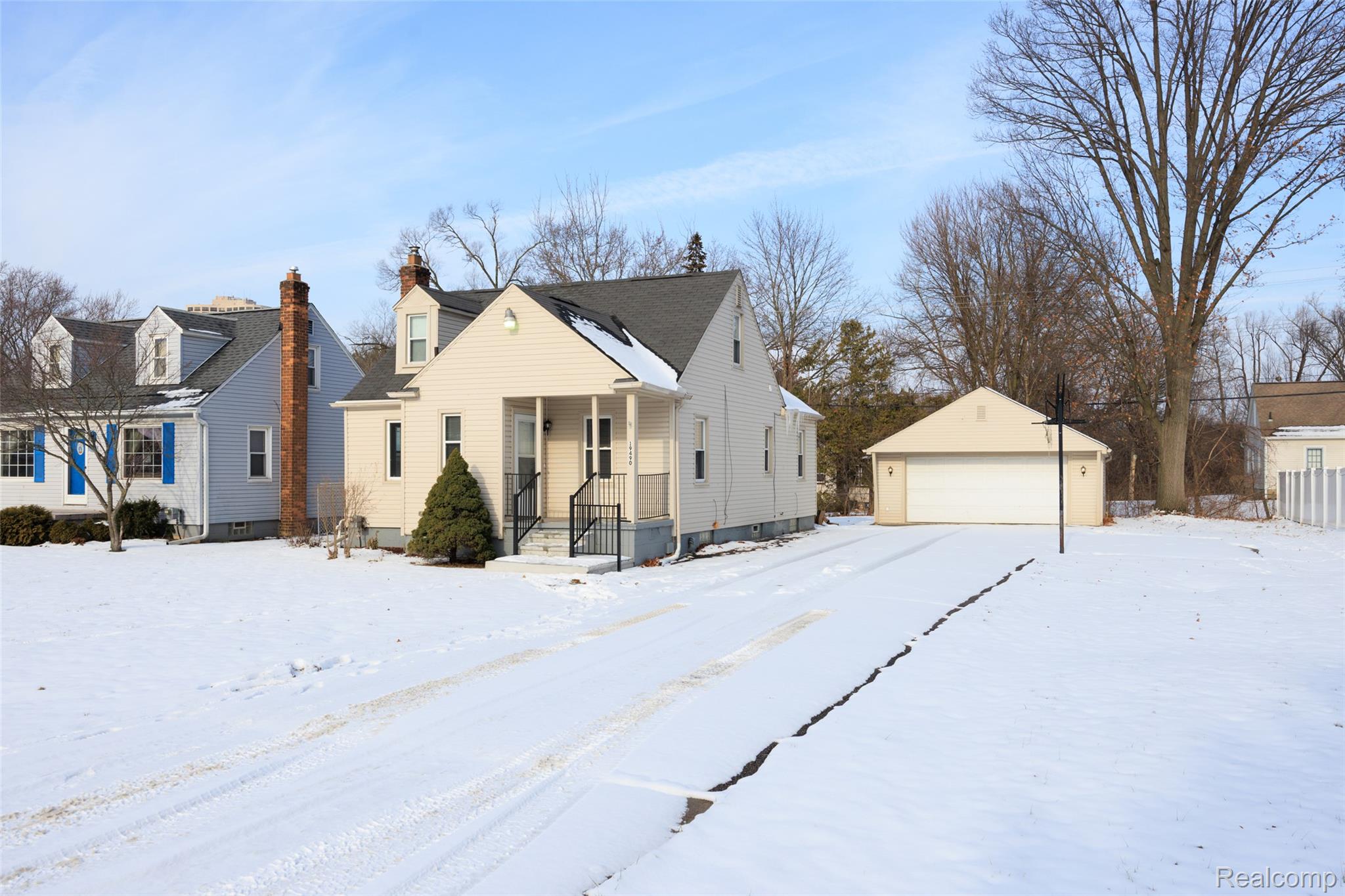 19490 Goldwin Street