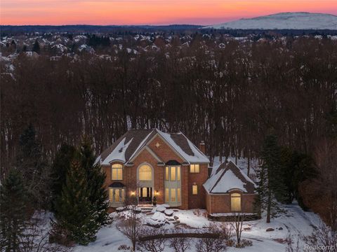 49474 Pine Ridge Court Plymouth Charter Township MI 48170