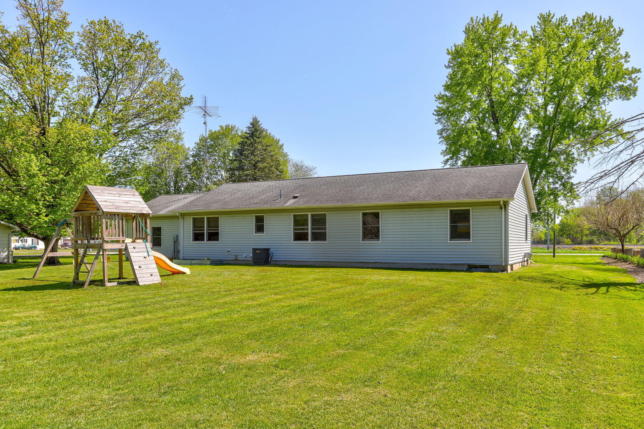 52300 County Road 687
