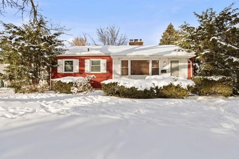 1451 E Pearl Avenue Hazel Park City MI 48030