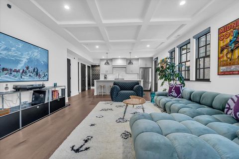 A home in RoyalOakCity_Oakland