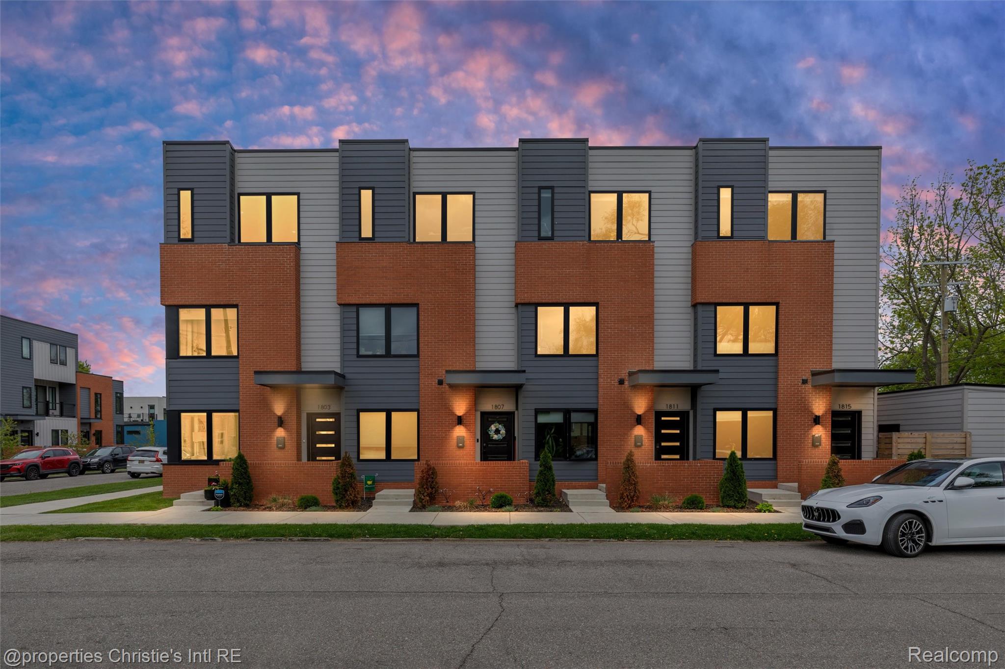 1803 Perry Street 9