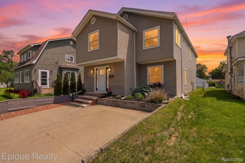 Photo of 72 N North Shore Drive, Lake Orion Village, MI 48362 (MLS # 20261041094)