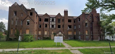 94 Dwight Avenue Pontiac City MI 48341