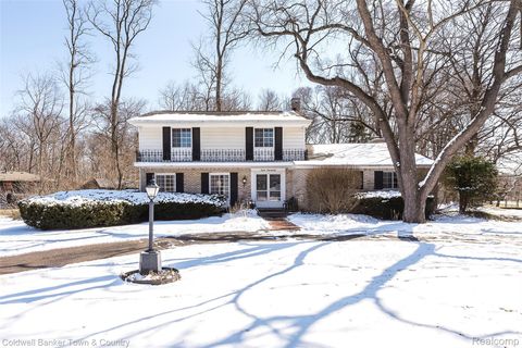 220 Hillcrest Avenue Brighton City MI 48116