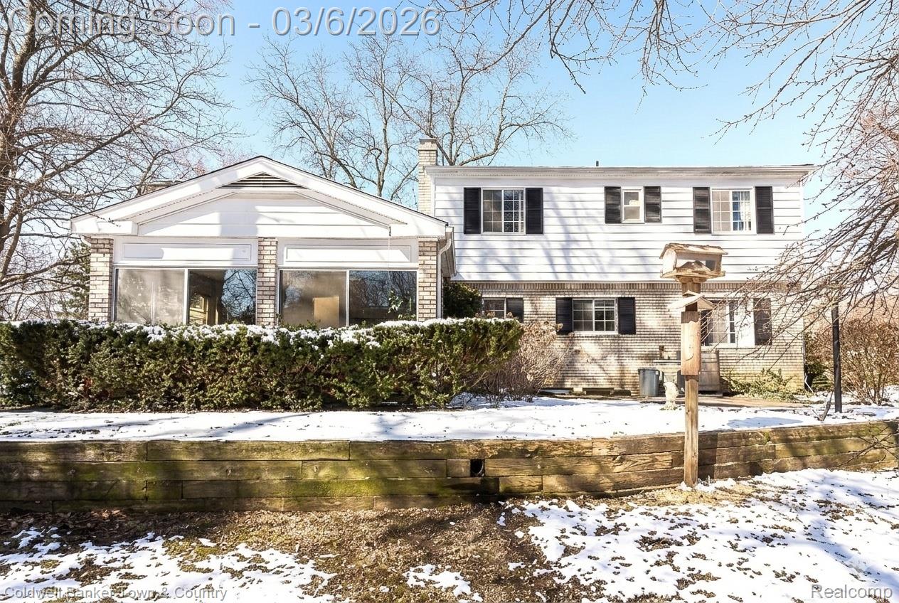 220 Hillcrest Avenue