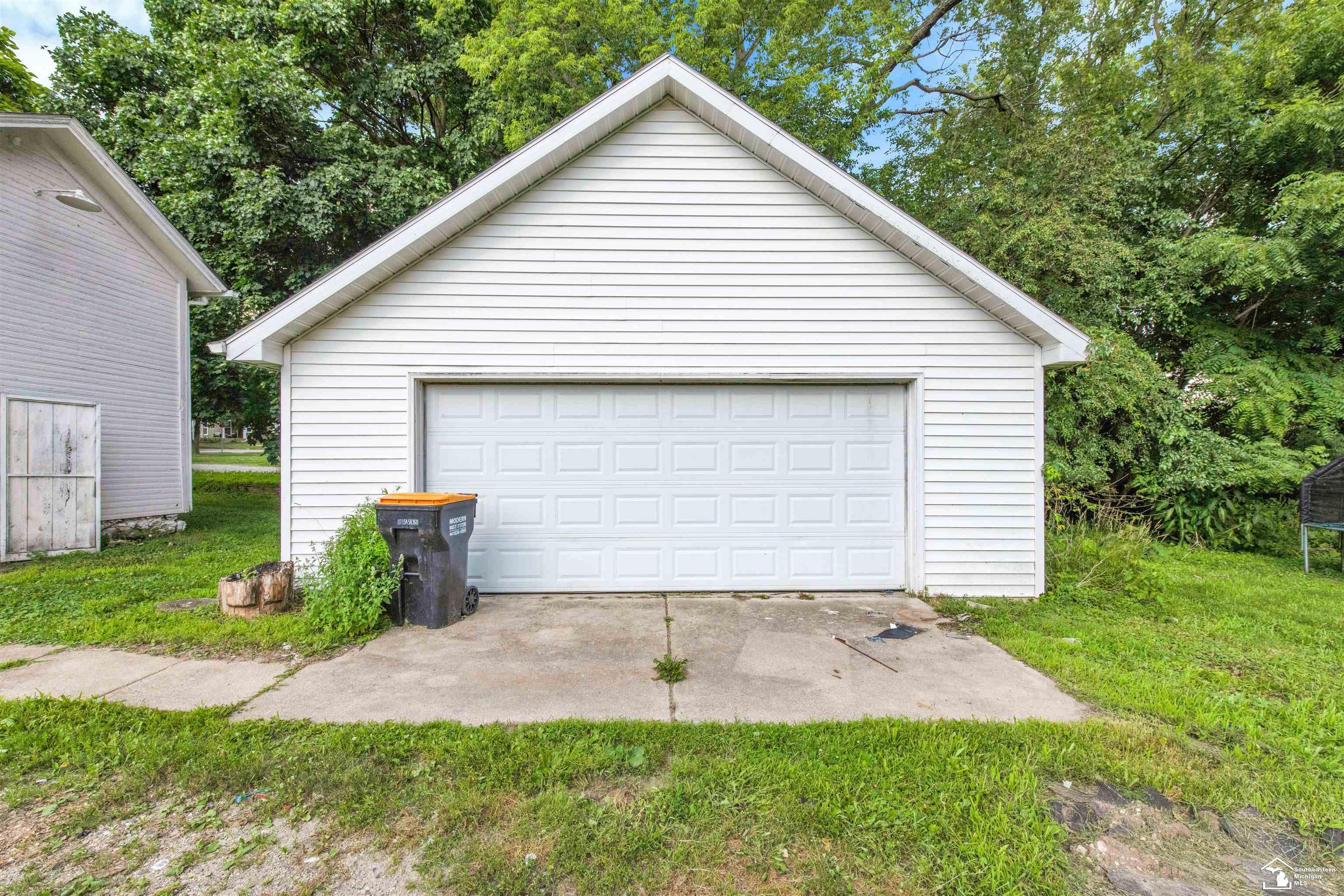 107 W Duncan Street
