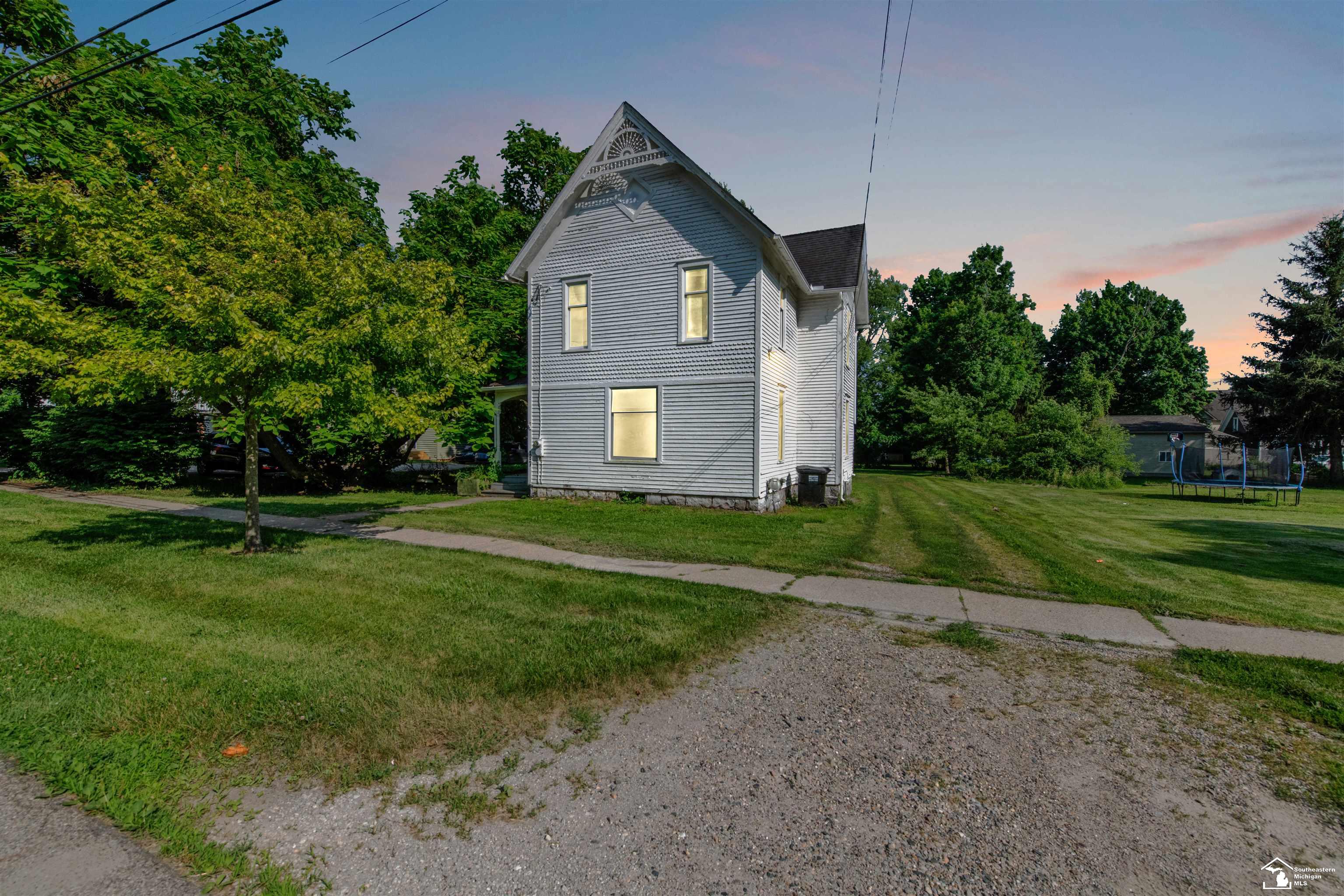 107 W Duncan Street