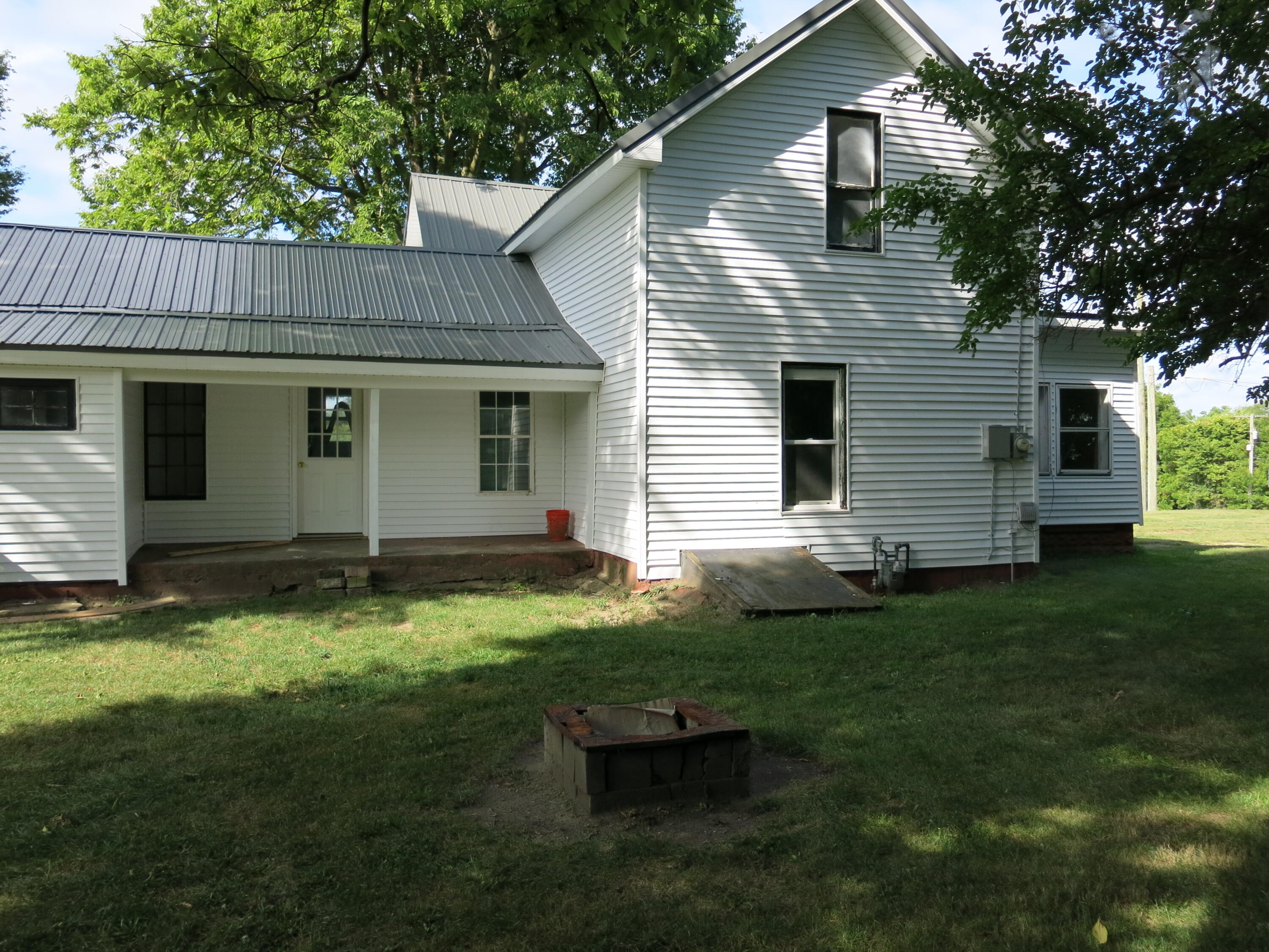171 W Chicago Road