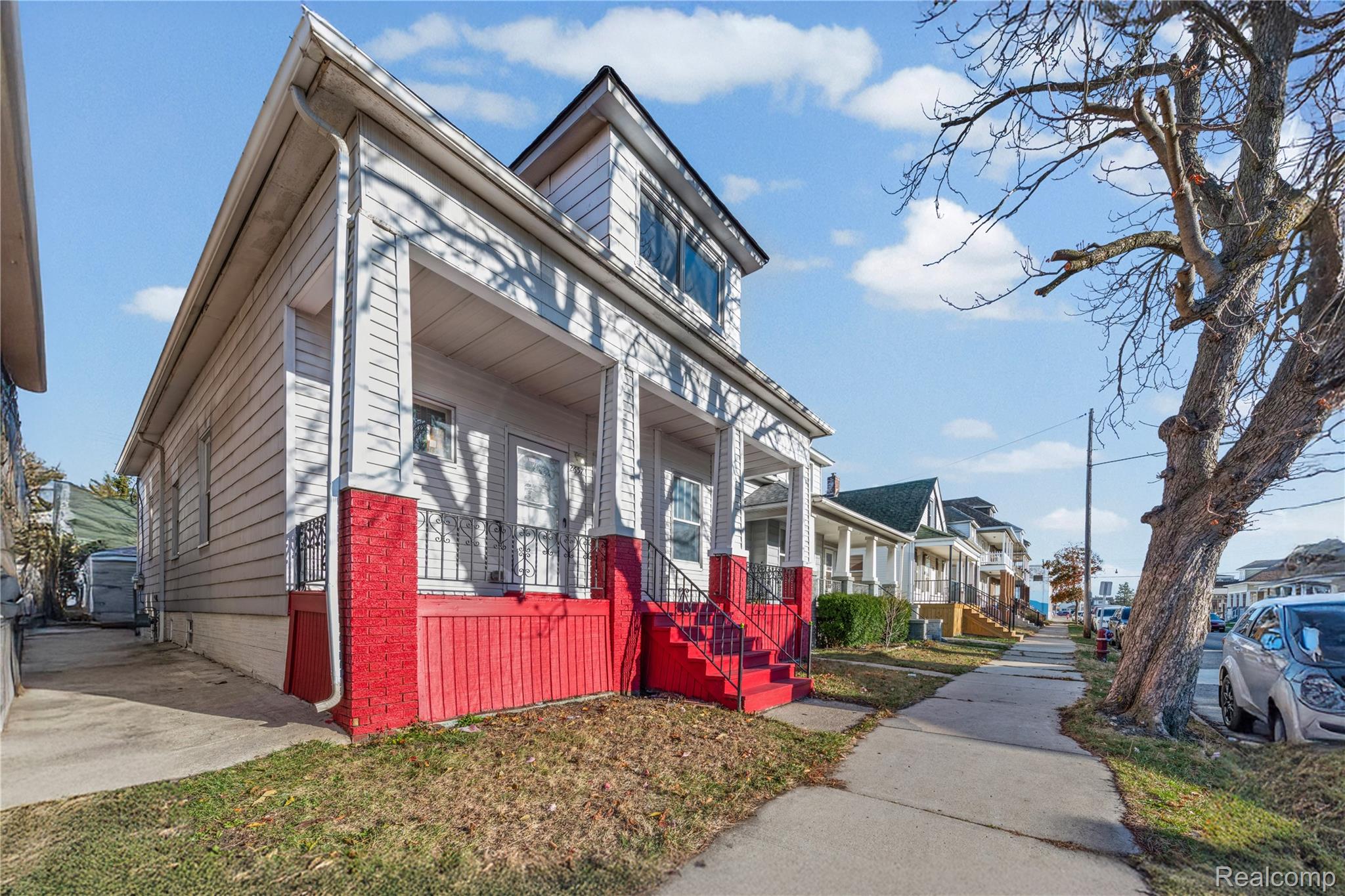 2657 Botsford Street