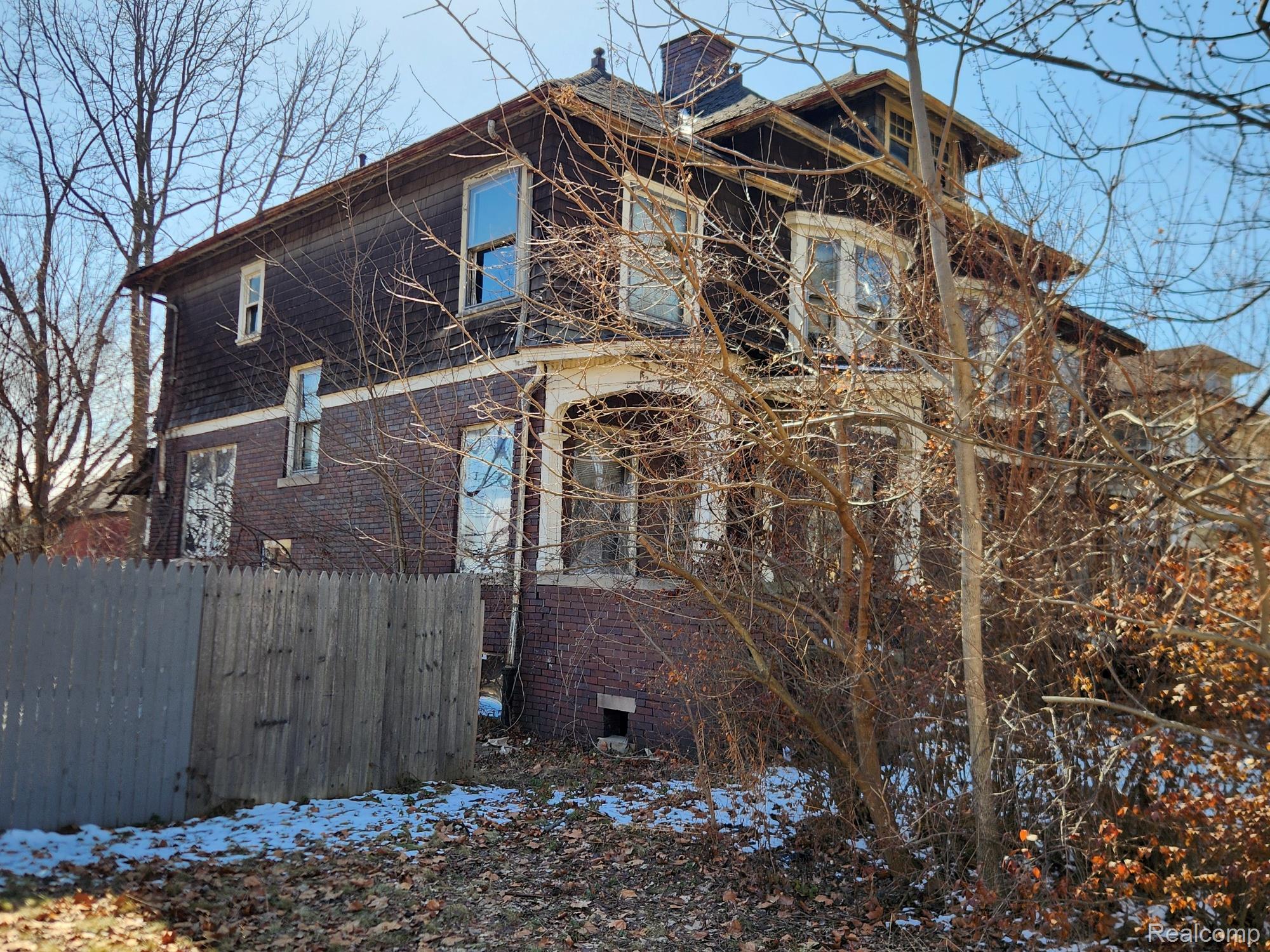 284 E Philadelphia Street