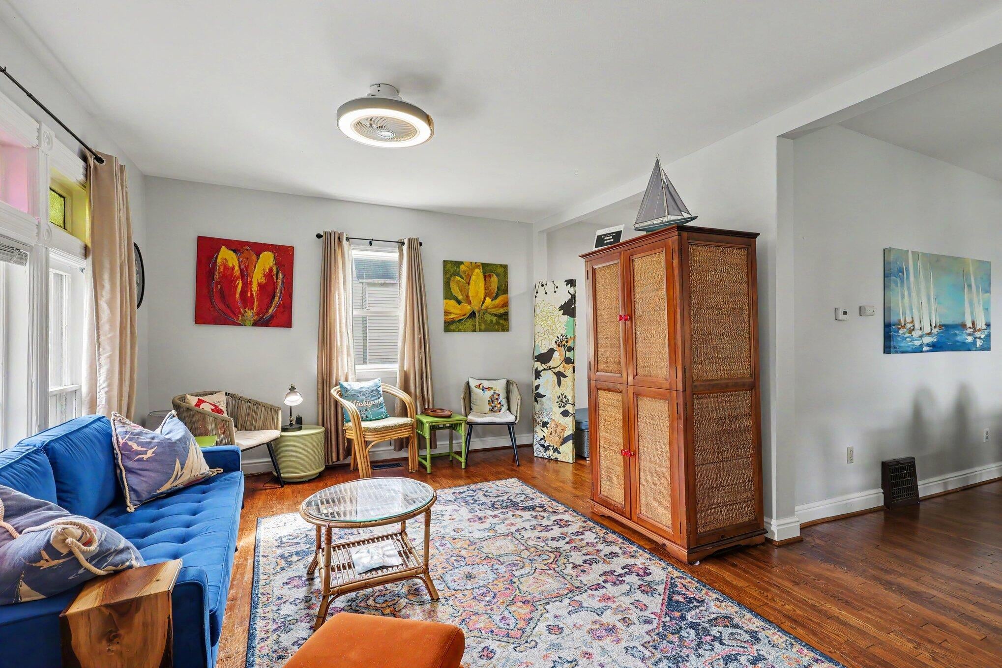 562 Kalamazoo Street