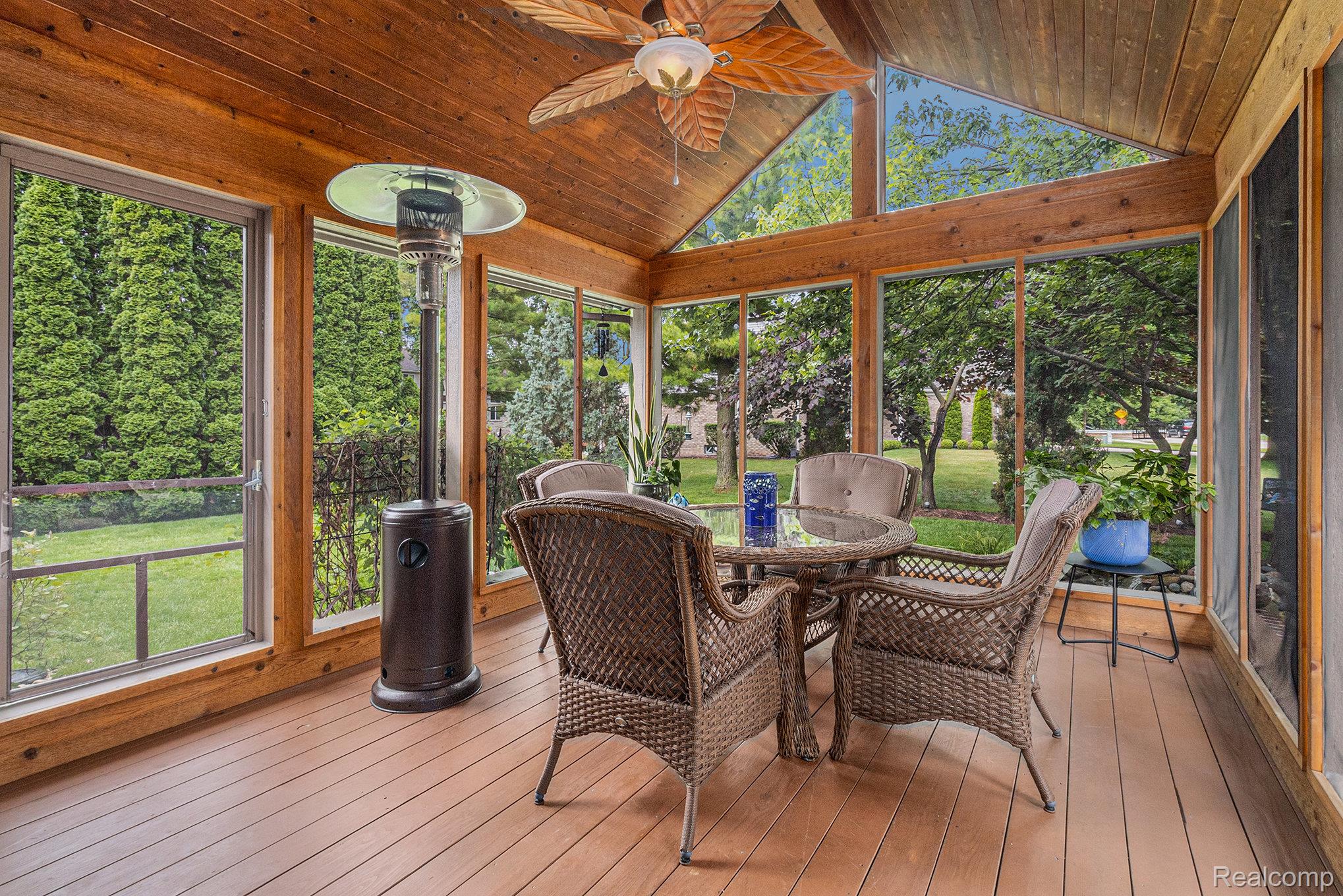 Troy City, Michigan 48085, United States, 3 Bedrooms Bedrooms, ,2 BathroomsBathrooms,Residential,Active,165794