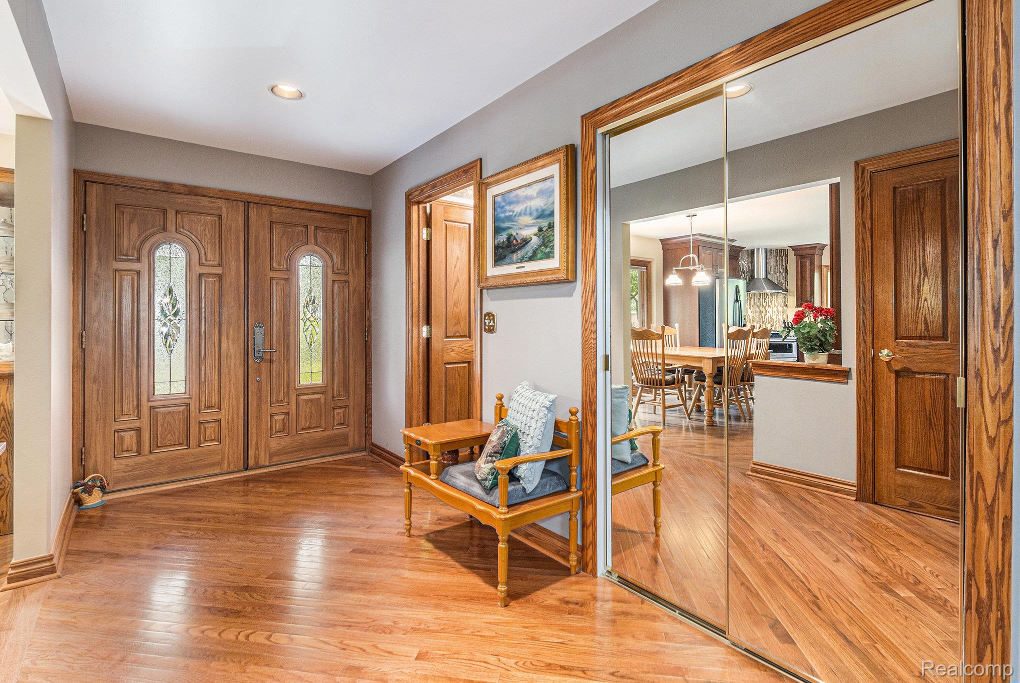 Troy City, Michigan 48085, United States, 3 Bedrooms Bedrooms, ,2 BathroomsBathrooms,Residential,Active,165794