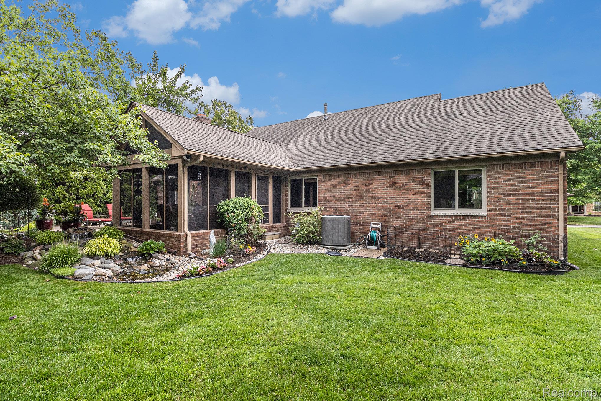 Troy City, Michigan 48085, United States, 3 Bedrooms Bedrooms, ,2 BathroomsBathrooms,Residential,Active,165794