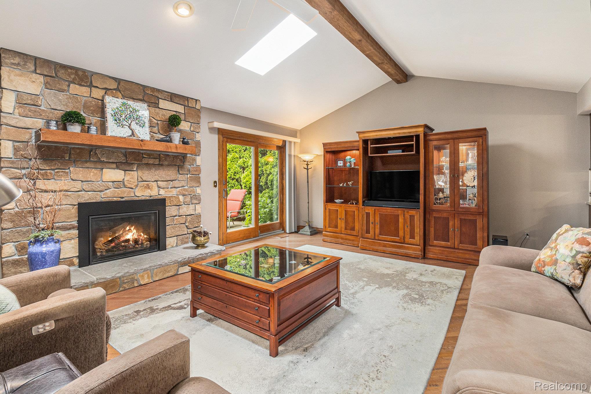 Troy City, Michigan 48085, United States, 3 Bedrooms Bedrooms, ,2 BathroomsBathrooms,Residential,Active,165794