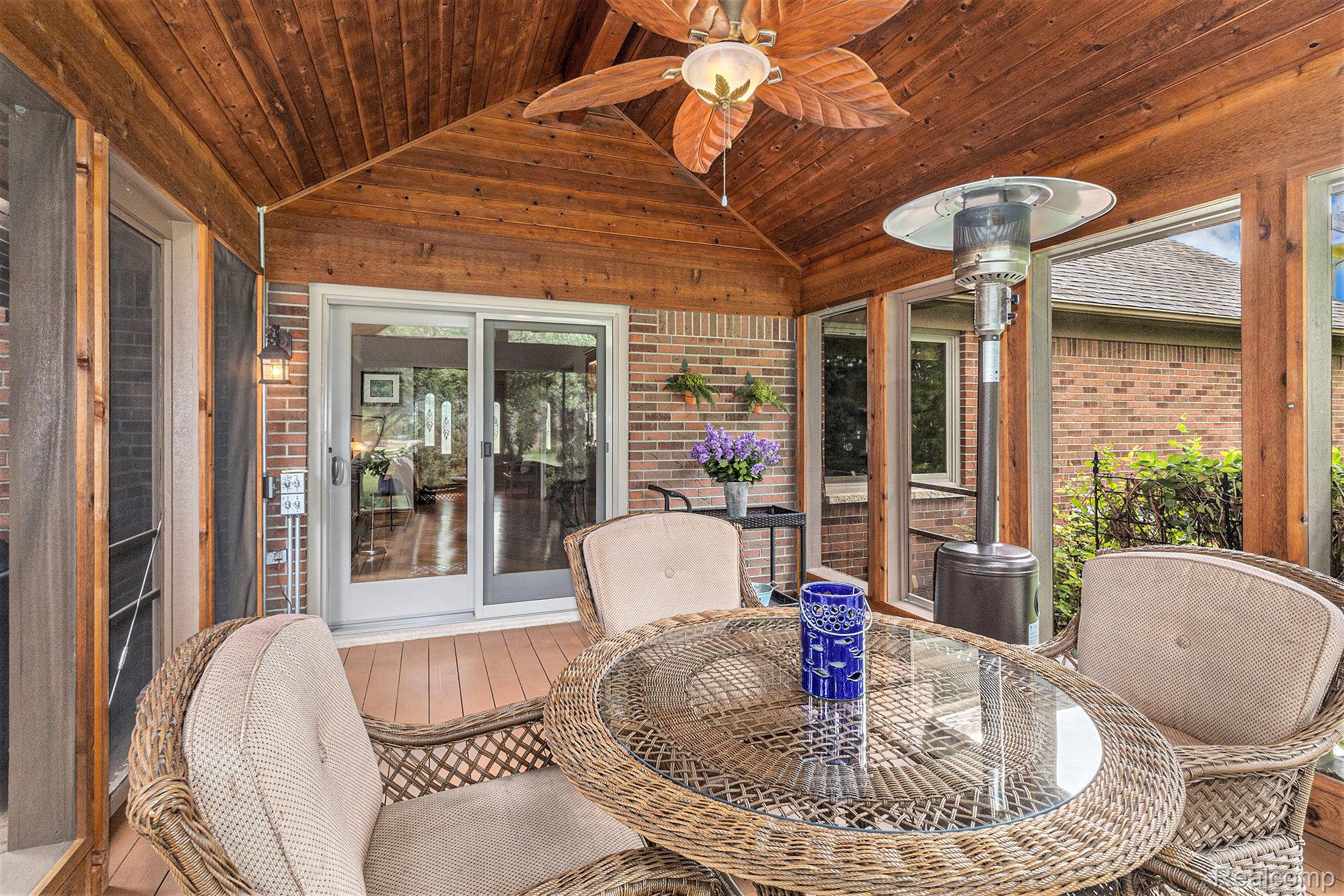 Troy City, Michigan 48085, United States, 3 Bedrooms Bedrooms, ,2 BathroomsBathrooms,Residential,Active,165794