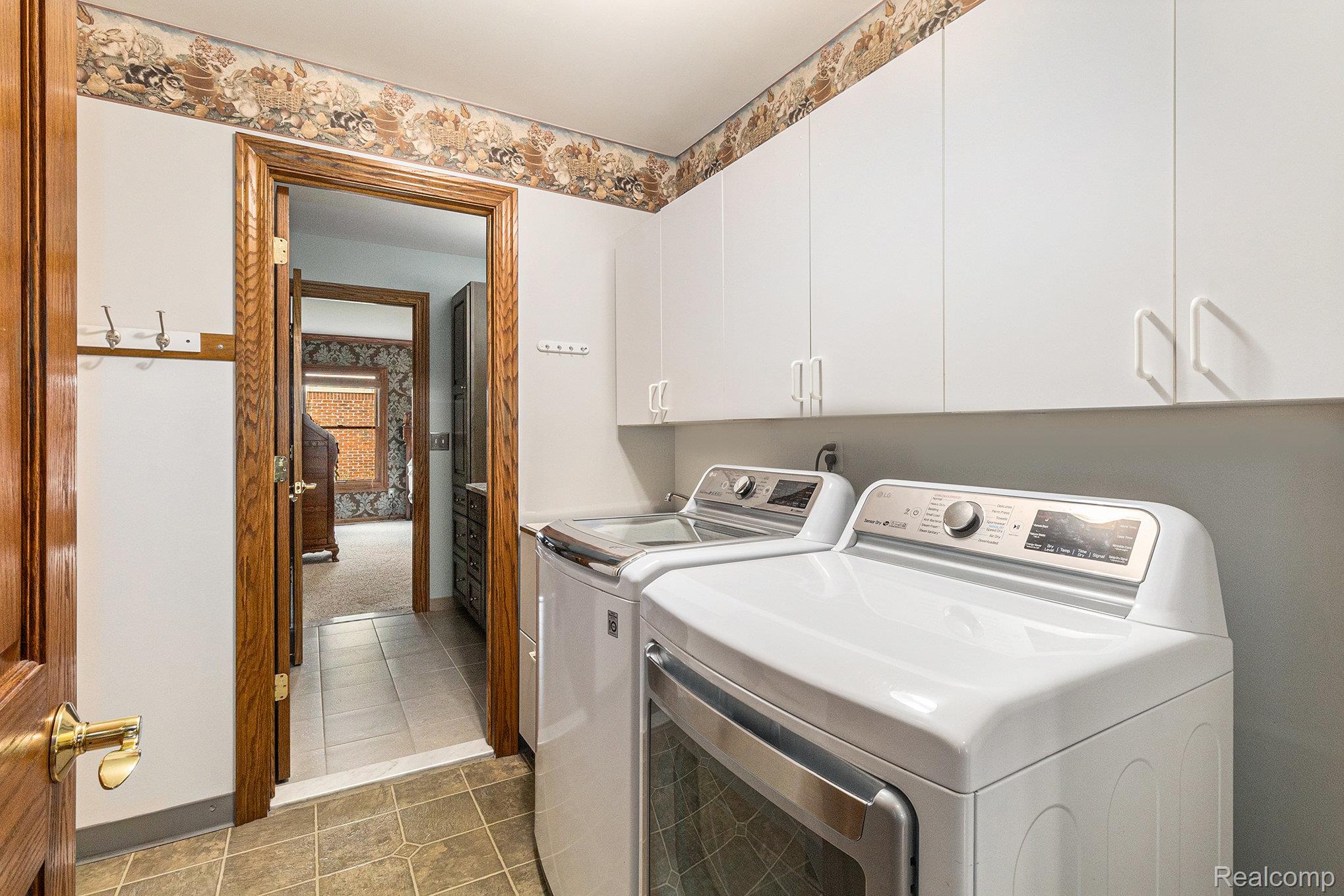 Troy City, Michigan 48085, United States, 3 Bedrooms Bedrooms, ,2 BathroomsBathrooms,Residential,Active,165794