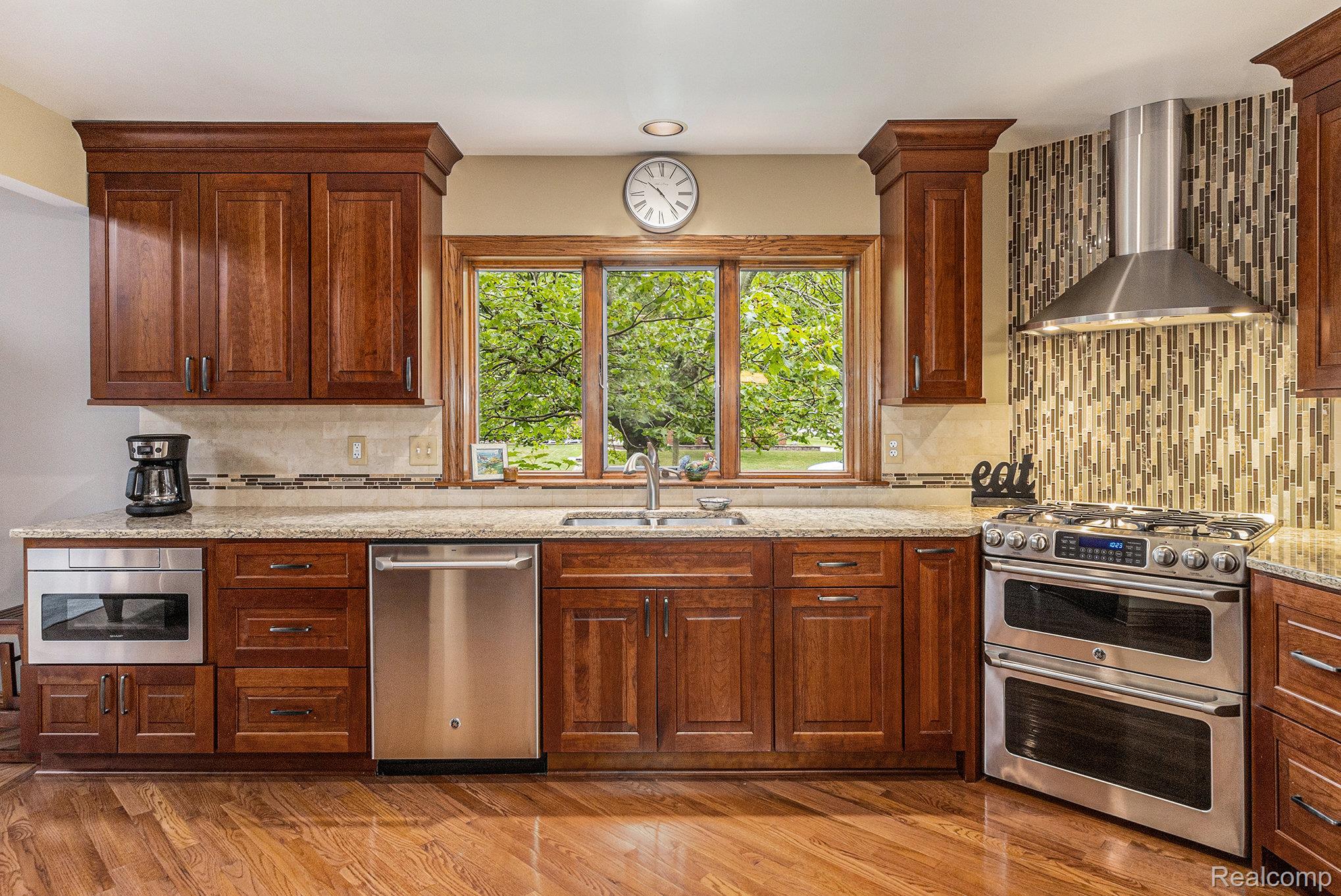 Troy City, Michigan 48085, United States, 3 Bedrooms Bedrooms, ,2 BathroomsBathrooms,Residential,Active,165794