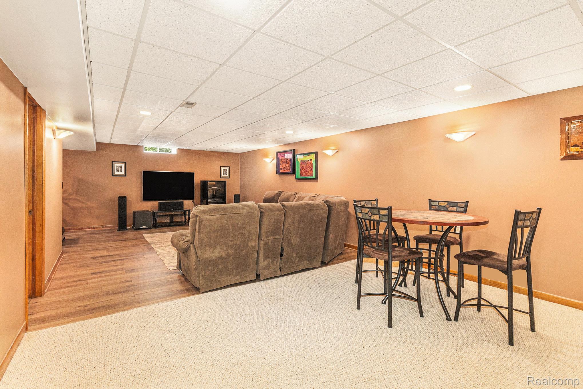 Troy City, Michigan 48085, United States, 3 Bedrooms Bedrooms, ,2 BathroomsBathrooms,Residential,Active,165794