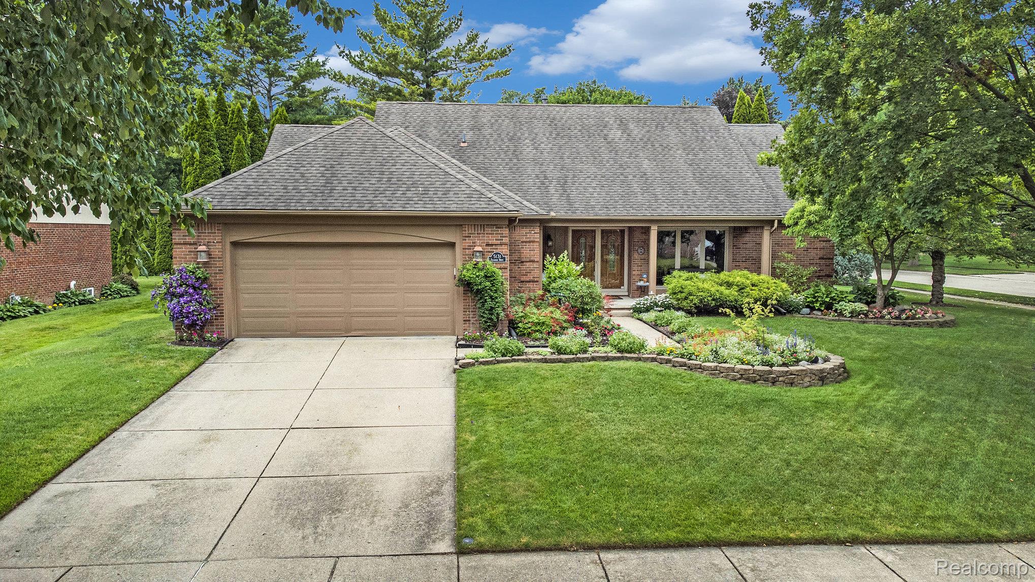 Troy City, Michigan 48085, United States, 3 Bedrooms Bedrooms, ,2 BathroomsBathrooms,Residential,Active,165794