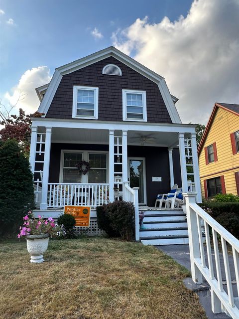 129 Oliver Pontiac City MI 48342