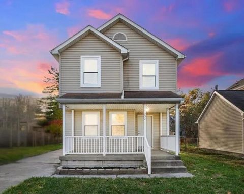 Photo of 557 Kitchener Street, Detroit City, MI 48215 (MLS # 81026018790)