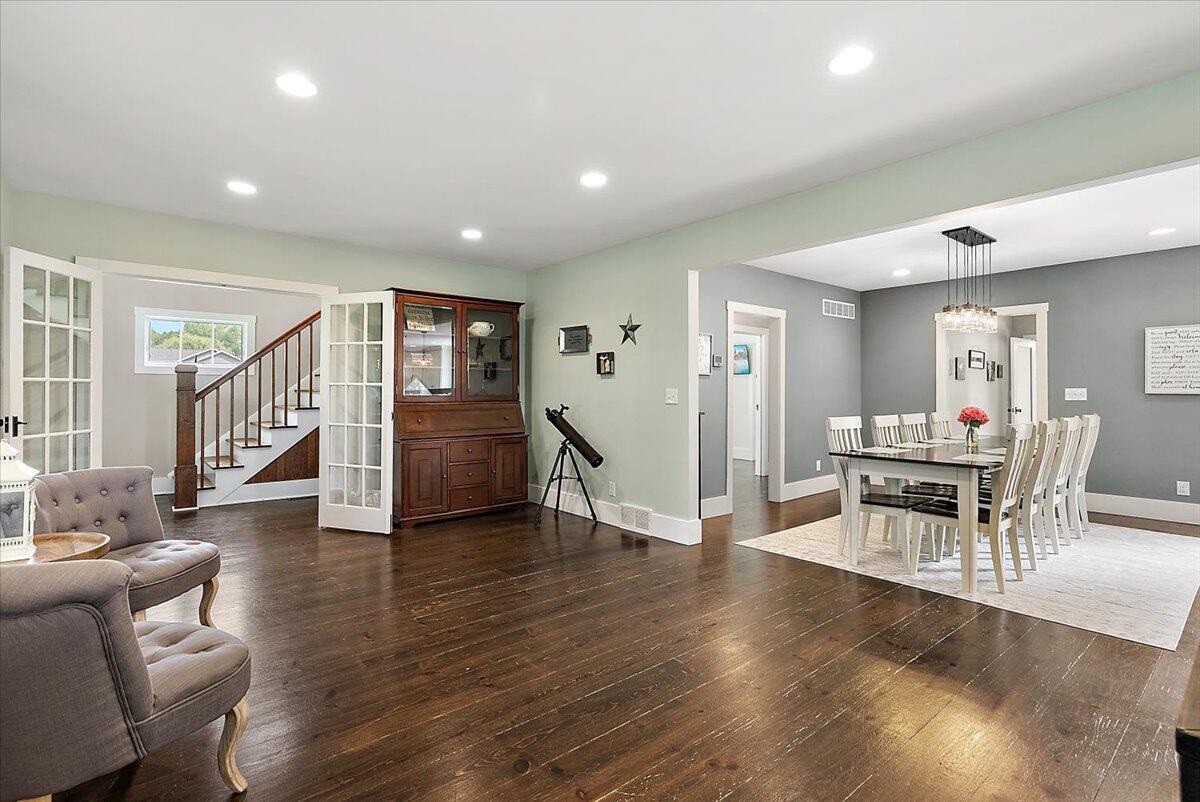 8351 Jericho Road