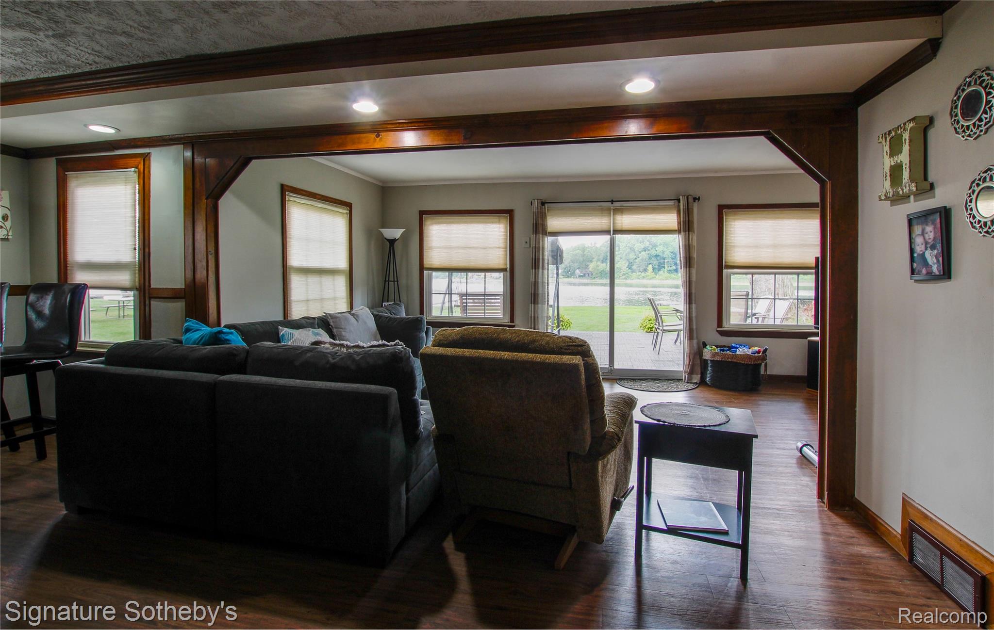 9393 Boncrest Street