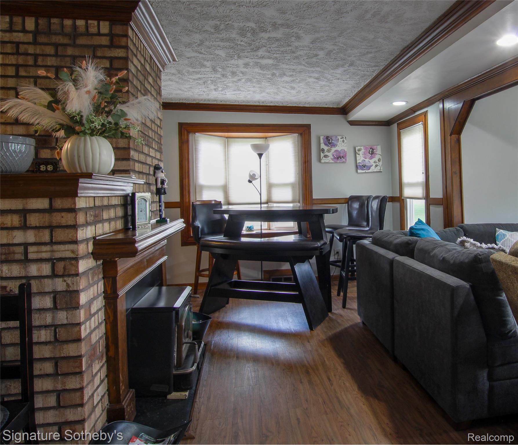 9393 Boncrest Street