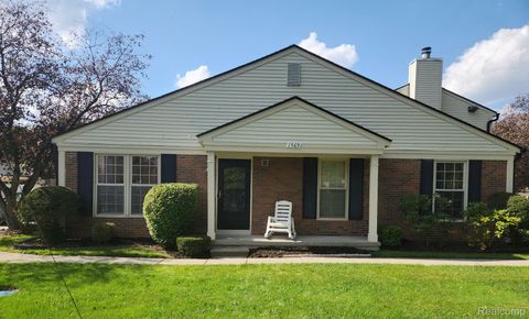 1569 Dover Hill N Walled Lake City MI 48390