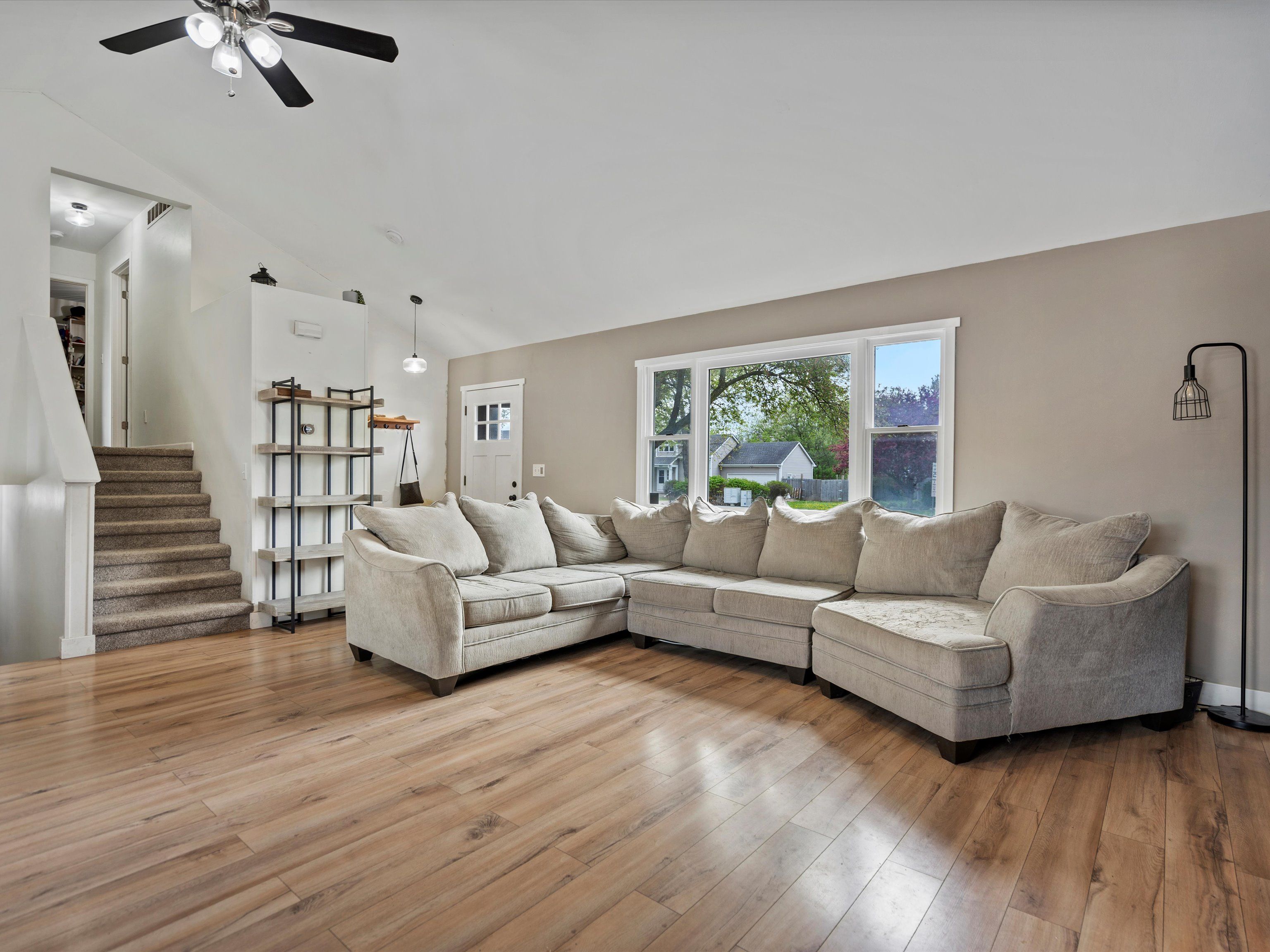 8011 ROSE Lane