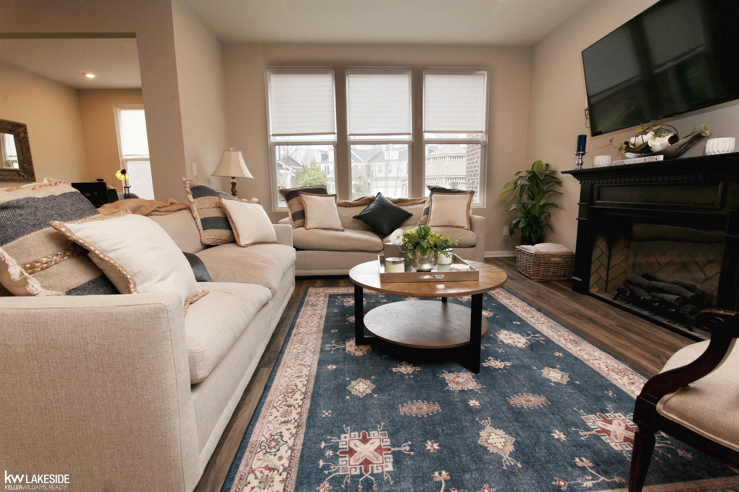 753 Hummingbird Drive