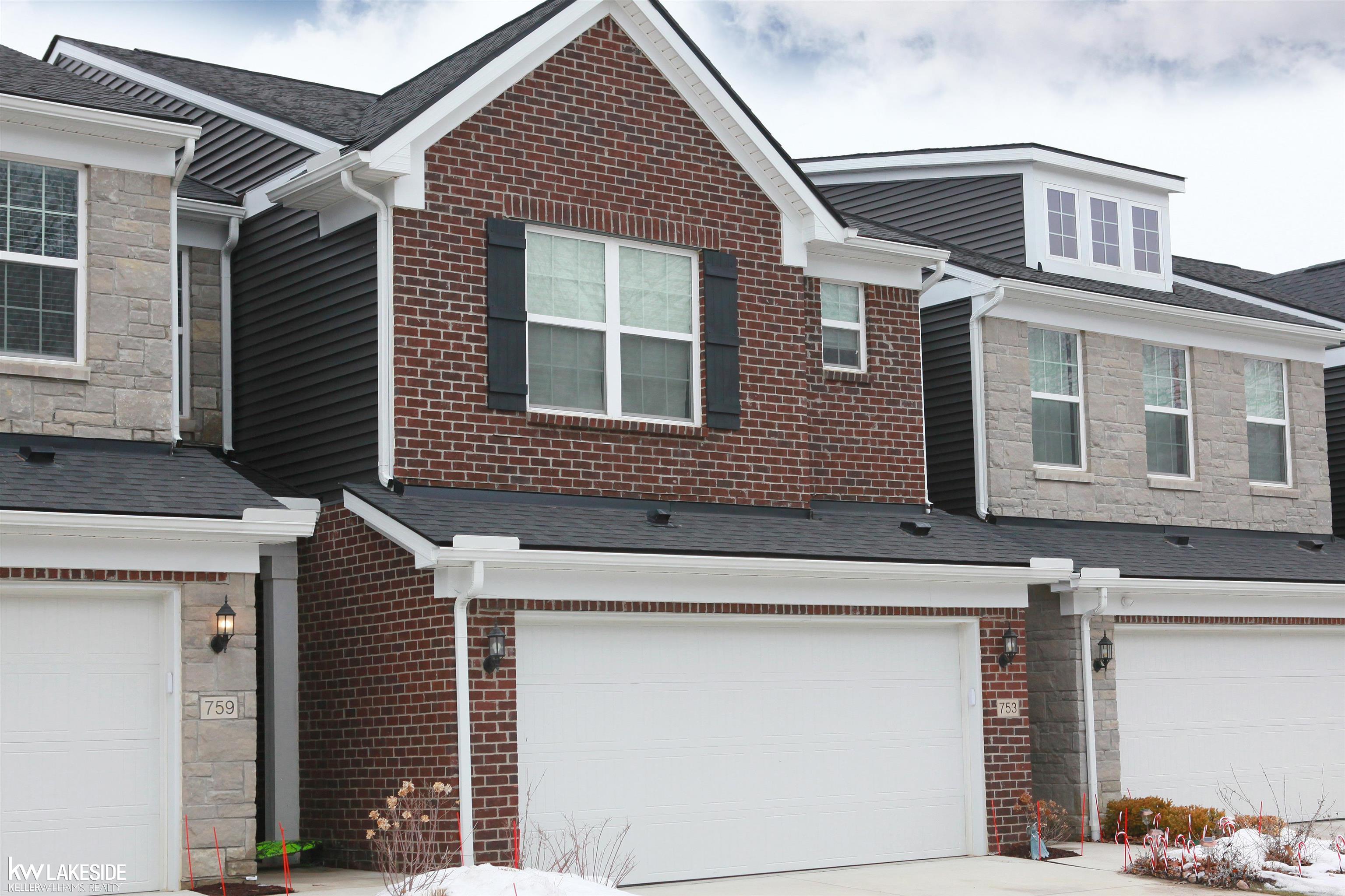 753 Hummingbird Drive