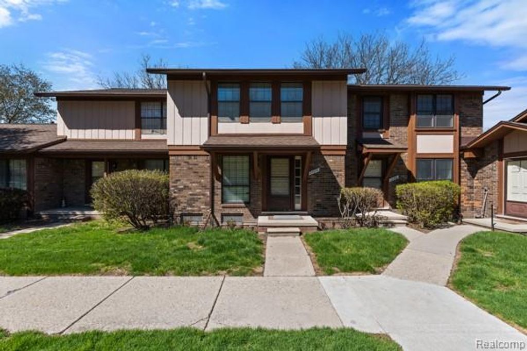 Photo of 24874 Chalk Farm Road W #62, Warren City, MI 48091 (MLS # 20261027152)