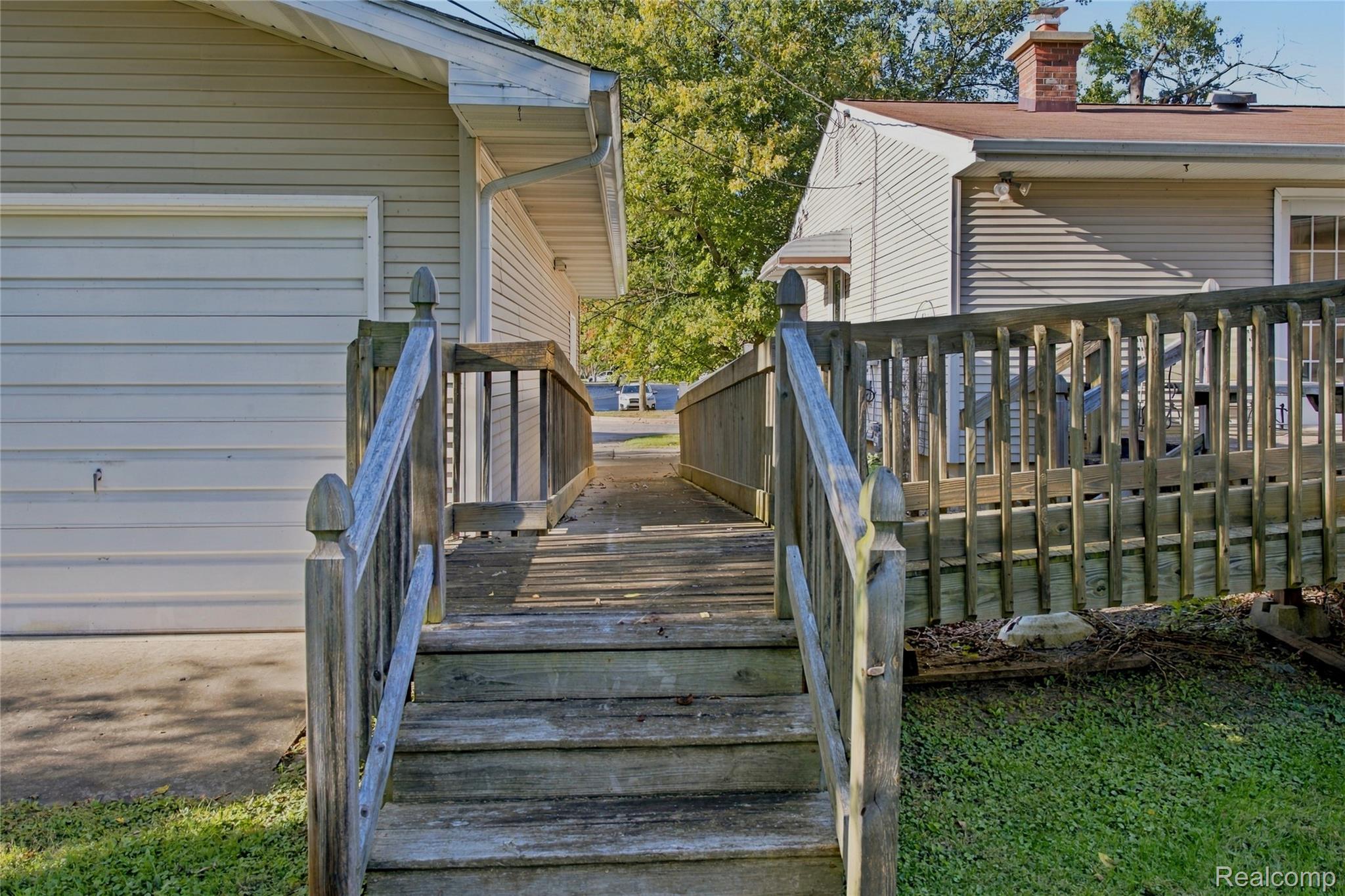 218 E North Street