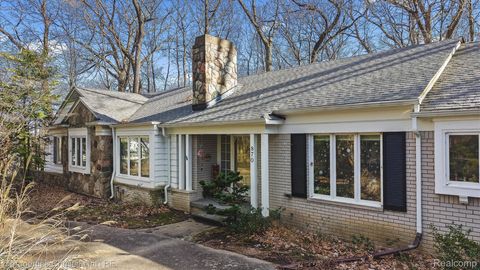 870 Highwood Drive Bloomfield Hills City MI 48304