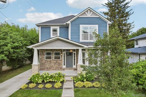 13348 Vernon Avenue Huntington Woods City MI 48070