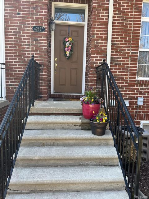 42627 Park Cresent Drive 36 Sterling Heights City MI 48313