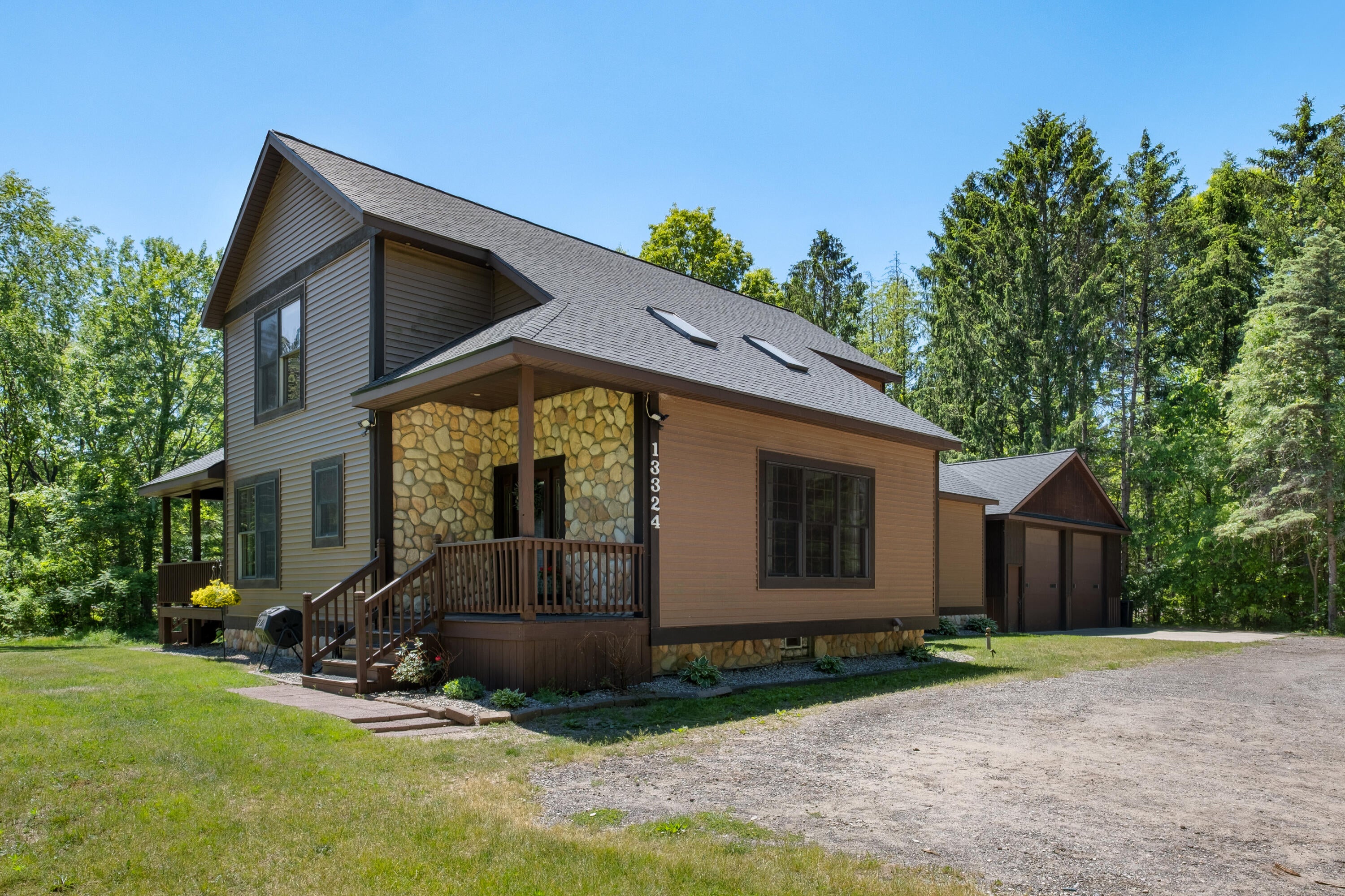 13324 Hickory Road