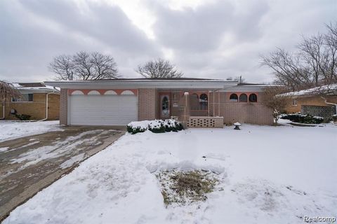 14066 Castle Avenue Warren City MI 48088